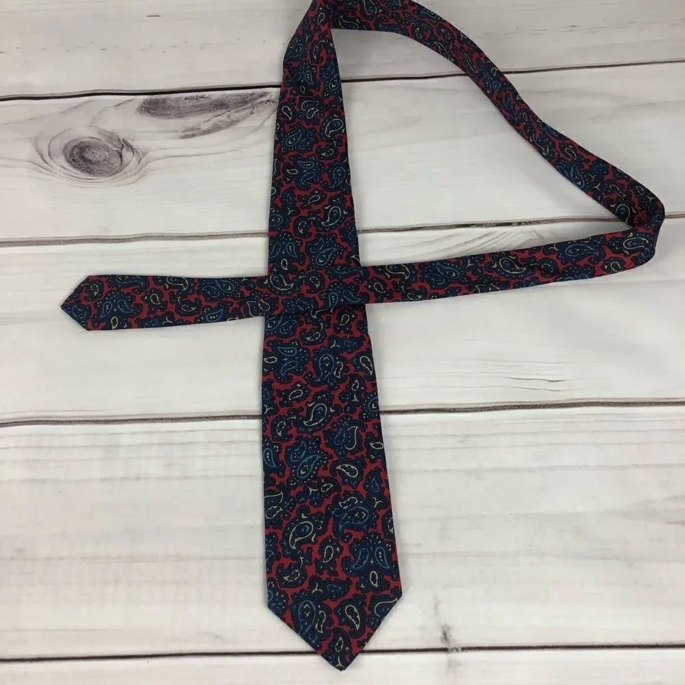 Country Squire Paisley Necktie